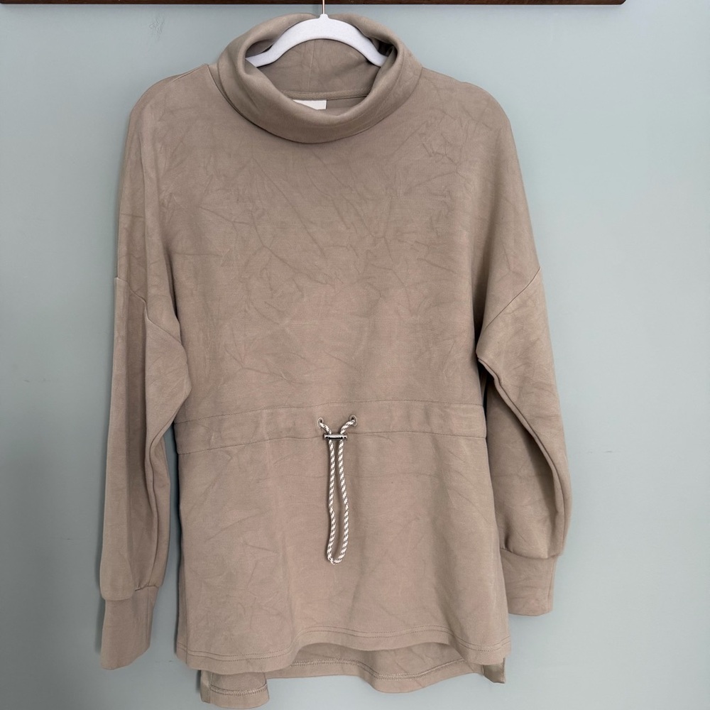 Varley "Freya" Light Sand Marl Athleisure Cinch Waist Turtle Neck Sweatshirt